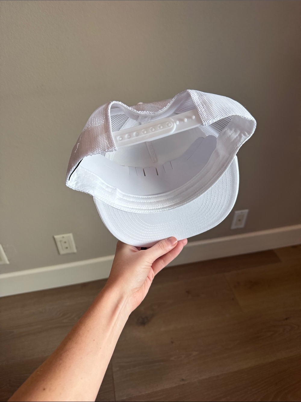 White SnapBack - Picture 3 of 3